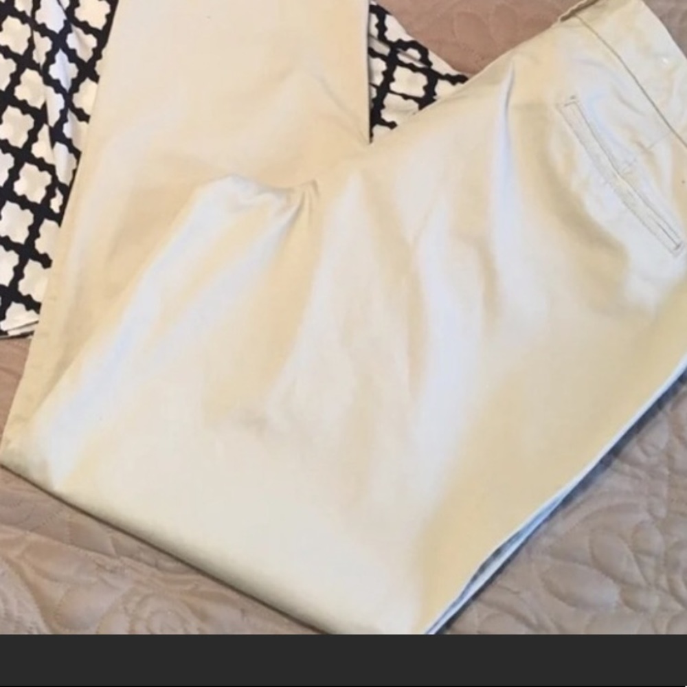 Crown and Ivy Khaki Crop Pants